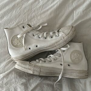 CONVERSE - All White Chuck Taylor’s Canvas